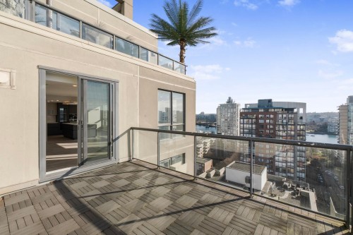 18A-199 Drake Street, Vancouver, BC - Outdoor