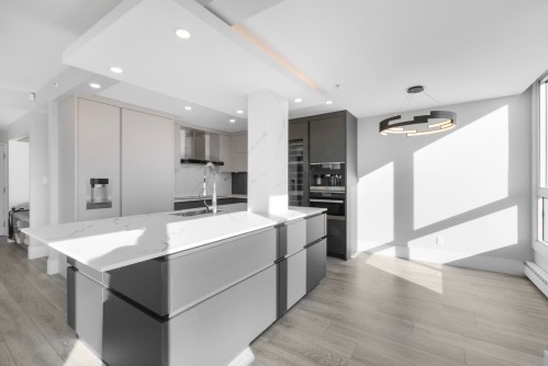 18A-199 Drake Street, Vancouver, BC - Indoor Photo Showing Kitchen With Double Sink