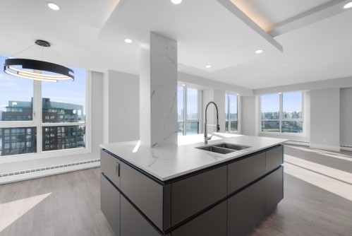 18A-199 Drake Street, Vancouver, BC - Indoor Photo Showing Kitchen With Double Sink