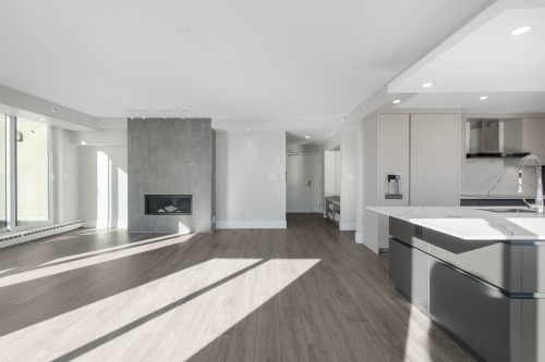 18A-199 Drake Street, Vancouver, BC - Indoor Photo Showing Kitchen With Fireplace