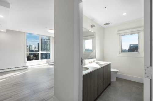 18A-199 Drake Street, Vancouver, BC - Indoor Photo Showing Bathroom