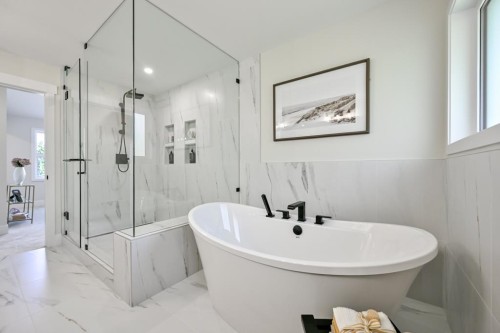 1527 Dayton Street, Coquitlam, BC - Indoor Photo Showing Bathroom