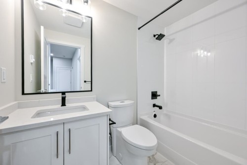 1527 Dayton Street, Coquitlam, BC - Indoor Photo Showing Bathroom