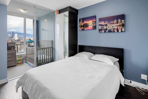 1509-1618 Quebec Street, Vancouver, BC - Indoor Photo Showing Bedroom