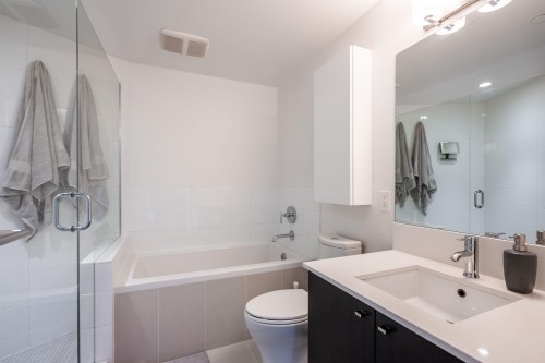 1509-1618 Quebec Street, Vancouver, BC - Indoor Photo Showing Bathroom