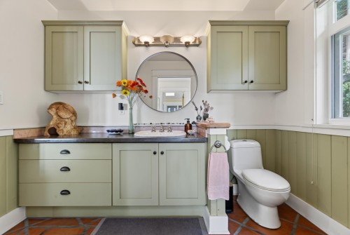 105 Island Park Drive, Galiano Island, BC - Indoor Photo Showing Bathroom