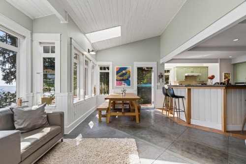 105 Island Park Drive, Galiano Island, BC - Indoor