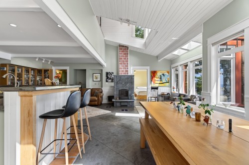 105 Island Park Drive, Galiano Island, BC - Indoor