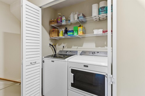14-2736 Atlin Place, Coquitlam, BC - Indoor Photo Showing Laundry Room