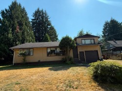 21584 122nd Avenue Maple Ridge, BC V2X 3W6