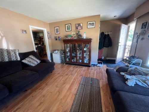 21584 122Nd Avenue, Maple Ridge, BC - Indoor Photo Showing Living Room
