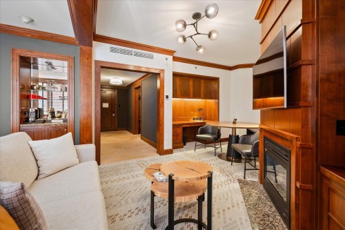518-4591 Blackcomb Way, Whistler, BC - Indoor Photo Showing Living Room With Fireplace