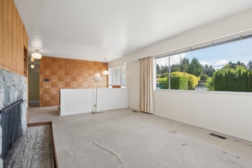 1768 Ottawa Place, West Vancouver, BC - Indoor Photo Showing Other Room