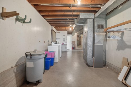 1768 Ottawa Place, West Vancouver, BC - Indoor Photo Showing Basement