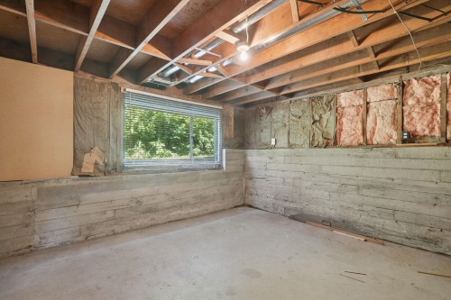 1768 Ottawa Place, West Vancouver, BC - Indoor Photo Showing Basement