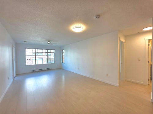 312-9299 Tomicki Avenue, Richmond, BC - Indoor Photo Showing Other Room