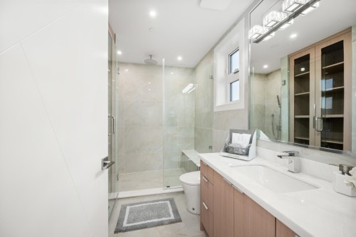 6307 Chester Street, Vancouver, BC - Indoor Photo Showing Bathroom