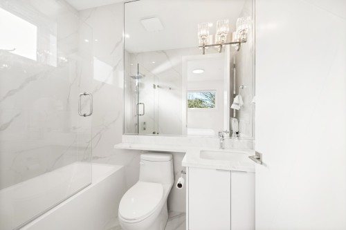 6307 Chester Street, Vancouver, BC - Indoor Photo Showing Bathroom