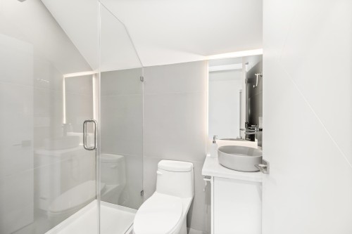 6307 Chester Street, Vancouver, BC - Indoor Photo Showing Bathroom