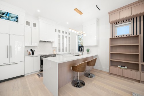 6307 Chester Street, Vancouver, BC - Indoor Photo Showing Kitchen