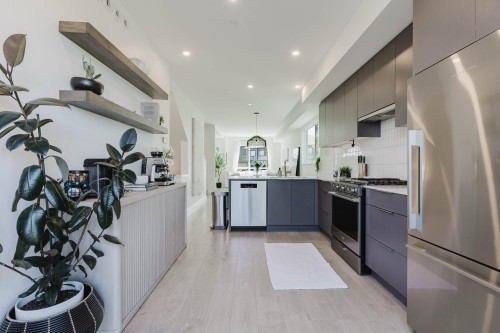 40-4375 Cormorant Way, Tsawwassen, BC - Indoor Photo Showing Kitchen With Upgraded Kitchen