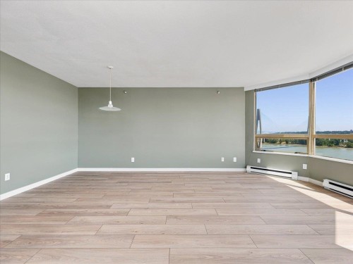 702-328 Clarkson Street, New Westminster, BC - Indoor Photo Showing Other Room