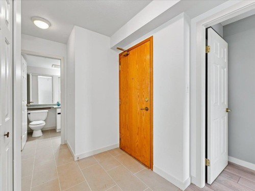 702-328 Clarkson Street, New Westminster, BC - Indoor Photo Showing Other Room