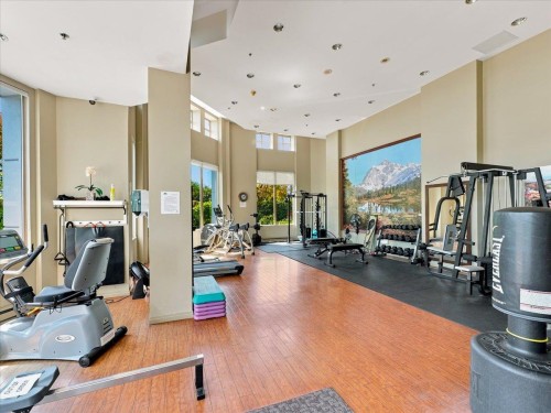 702-328 Clarkson Street, New Westminster, BC - Indoor Photo Showing Gym Room
