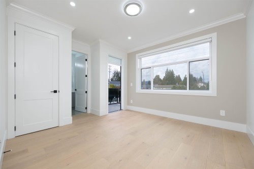 1100 Como Lake Avenue, Coquitlam, BC - Indoor Photo Showing Other Room