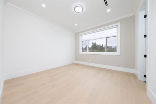 1100 Como Lake Avenue, Coquitlam, BC - Indoor Photo Showing Other Room