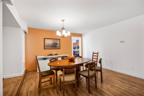 815 29Th Street E, North Vancouver, BC - Indoor Photo Showing Dining Room