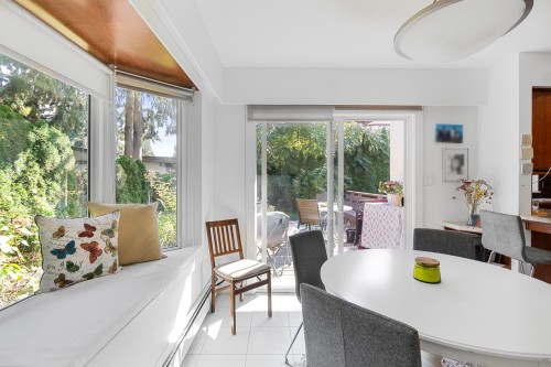 815 29Th Street E, North Vancouver, BC - Indoor Photo Showing Dining Room