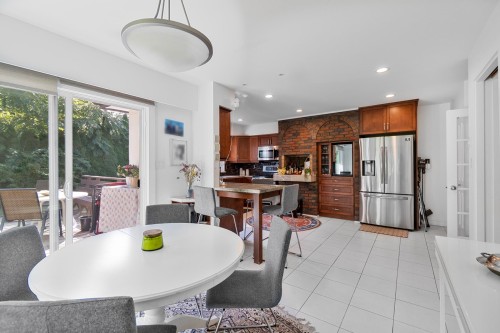 815 29Th Street E, North Vancouver, BC - Indoor