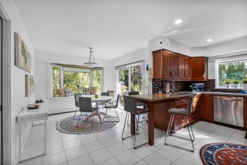 815 29Th Street E, North Vancouver, BC - Indoor