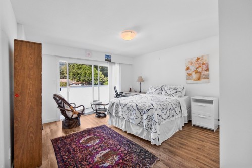 815 29Th Street E, North Vancouver, BC - Indoor Photo Showing Bedroom