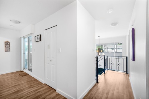 815 29Th Street E, North Vancouver, BC - Indoor Photo Showing Other Room