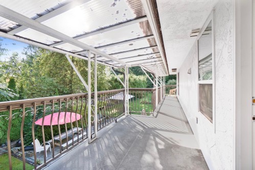815 29Th Street E, North Vancouver, BC - Outdoor With Exterior