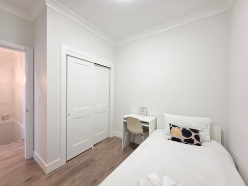 17-9680 Williams Road, Richmond, BC - Indoor Photo Showing Bedroom