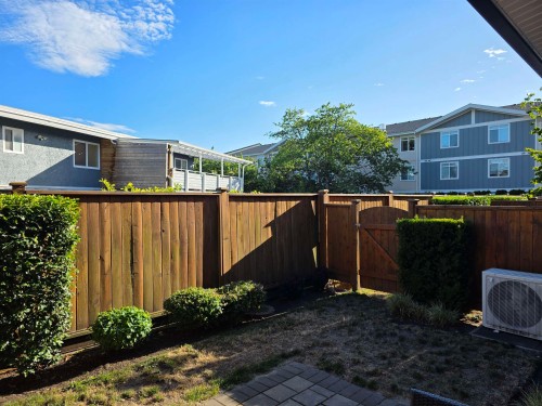 17-9680 Williams Road, Richmond, BC - Outdoor