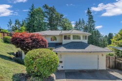 3898 Fromme Road North Vancouver, BC V7K 2G2
