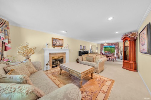 3898 Fromme Road, North Vancouver, BC - Indoor Photo Showing Living Room With Fireplace