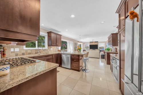 3898 Fromme Road, North Vancouver, BC - Indoor Photo Showing Kitchen With Upgraded Kitchen