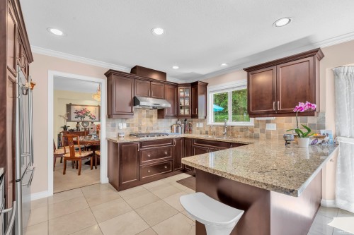 3898 Fromme Road, North Vancouver, BC - Indoor Photo Showing Kitchen With Upgraded Kitchen