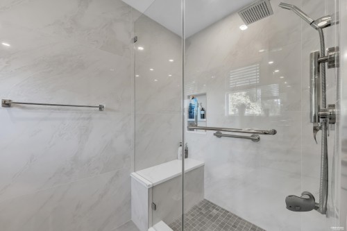3898 Fromme Road, North Vancouver, BC - Indoor Photo Showing Bathroom