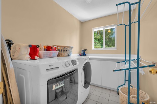 3898 Fromme Road, North Vancouver, BC - Indoor Photo Showing Laundry Room