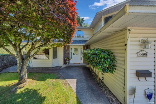 3898 Fromme Road, North Vancouver, BC - Outdoor
