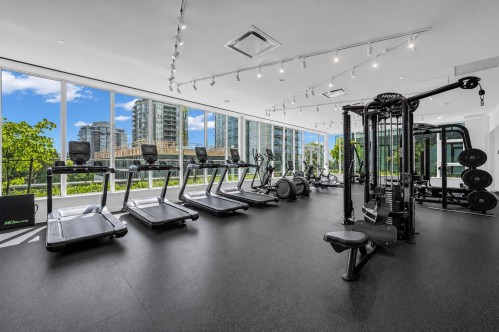 910-318 Alderson Avenue, Coquitlam, BC - Indoor Photo Showing Gym Room