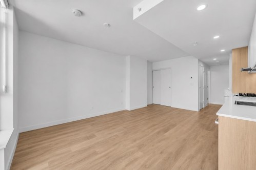 910-318 Alderson Avenue, Coquitlam, BC - Indoor Photo Showing Other Room