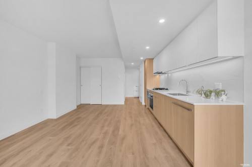 910-318 Alderson Avenue, Coquitlam, BC - Indoor