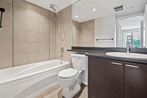 1408-39 Sixth Street, New Westminster, BC - Indoor Photo Showing Bathroom